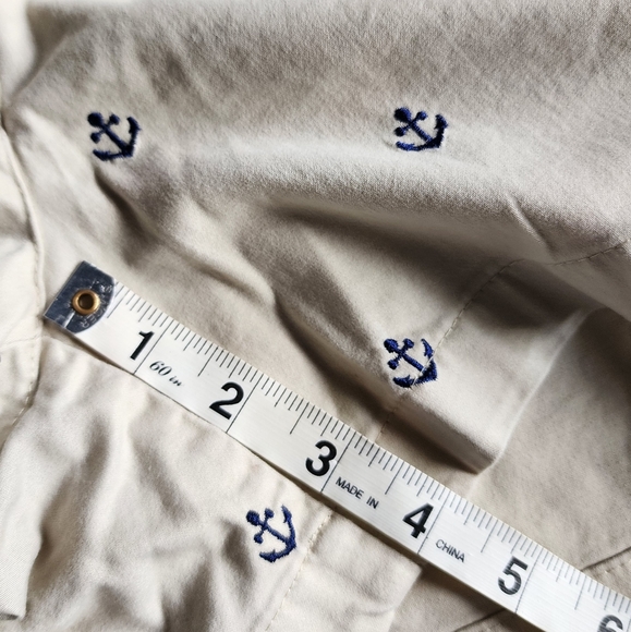 Khaki embroidered tailored shorts - Picture 15 of 16